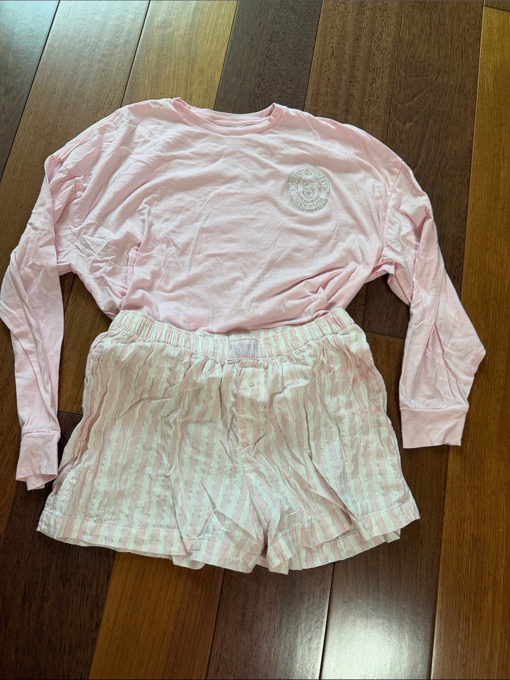 Victoria Secrets 2 piece long sleeve & shorts pajama set. Pink. Size Small.